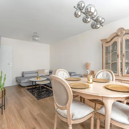 Apartmán Jerozolimskie Premium *
