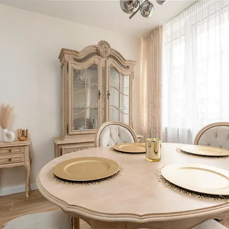 Apartment Jerozolimskie Premium *